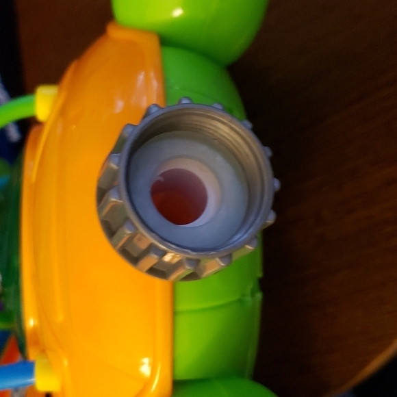 Splash Spinning Tortoise Sprinkler - Picture 3 of 9